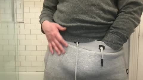 lvguynextdoor440656 online show from February 2026 06:27:01 PM