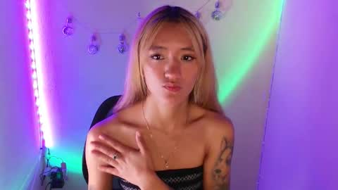 Snapshot of lya_ch chatting on March 2026 09:33:02 PM Call me Lia online show from March 2026 09:33:02 PM