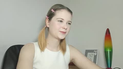 Snapshot of lydiasunny chatting on September 2025 06:09:02 PM Lydia online show from September 2025 06:09:02 PM