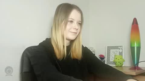 Snapshot of lydiasunny chatting on November 2025 07:15:01 PM Lydia online show from November 2025 07:15:01 PM