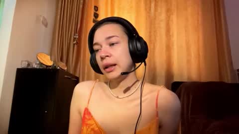Viola online show from October 2025 05:16:02 AM