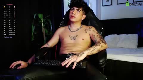 Lyle Bennett Freelance Model online show from March 2026 09:28:01 PM