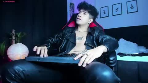 Lyle Bennett Freelance Model online show from July 2026 10:39:01 AM