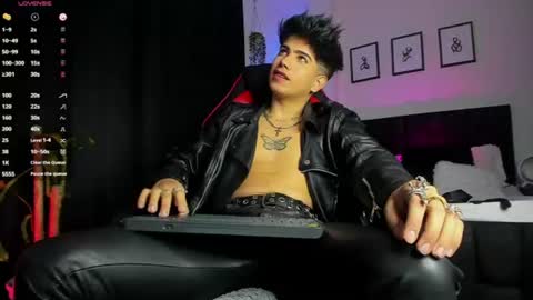Lyle Bennett Freelance Model online show from July 2026 02:41:02 PM