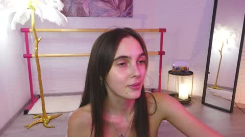 Lyly   online show from January 2025 01:01:01 PM