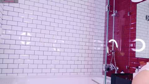 Lyly   online show from February 2026 01:23:01 PM