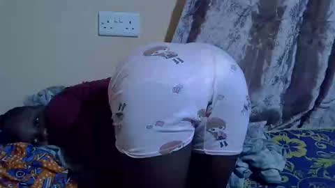 lyn_anna online show from October 2025 05:04:02 AM