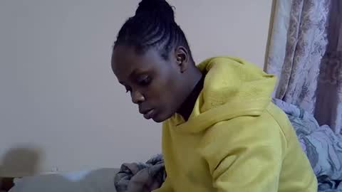 lyn_anna online show from October 2025 07:34:01 PM