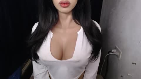 Lyn online show from March 2026 02:01:01 PM