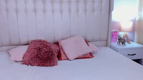 Lyn online show from September 2025 11:45:01 AM