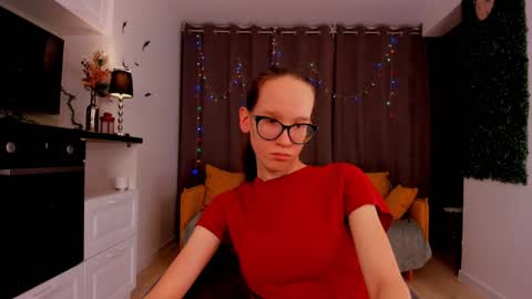 Sara online show from February 2025 11:00:01 PM