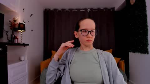 Sara online show from February 2025 10:21:02 PM