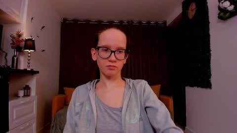 Sara online show from February 2025 10:42:01 PM