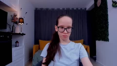 Sara online show from March 2025 04:24:02 PM