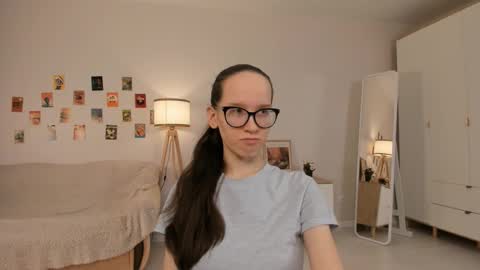 Sara online show from March 2025 04:13:02 PM