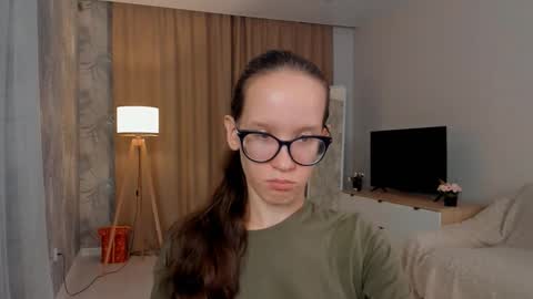 Sara online show from September 2025 04:28:01 PM