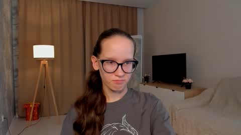 Sara online show from September 2025 04:10:02 PM