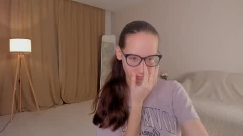 Sara online show from October 2025 04:25:02 PM