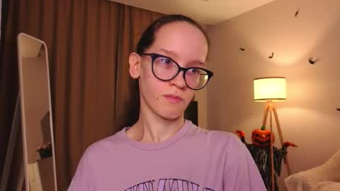 Sara online show from November 2025 04:43:02 PM