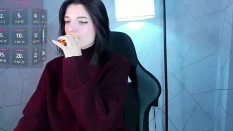 Snapshot of lynn_martin chatting on November 2025 01:17:02 AM Lynn online show from November 2025 01:17:02 AM