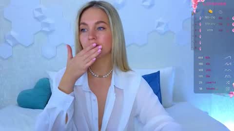 Lana online show from October 2025 02:18:01 AM