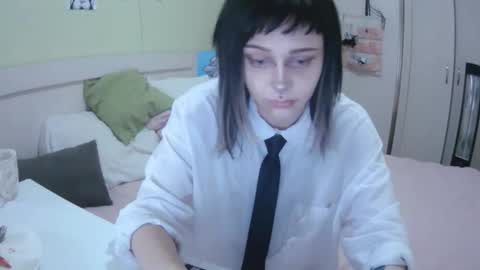 Kira online show from September 2025 11:15:01 AM