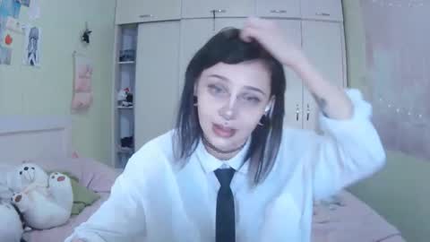 Kira online show from October 2025 10:24:01 AM
