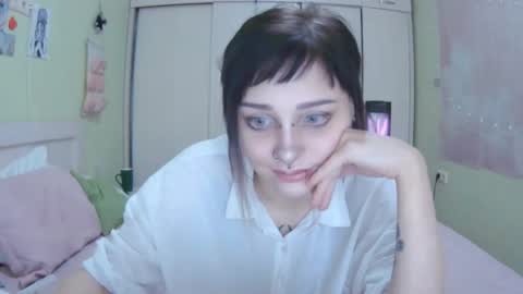 Kira online show from October 2025 10:37:02 AM