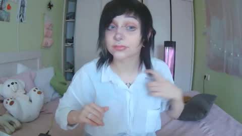 Kira online show from October 2025 10:27:02 AM