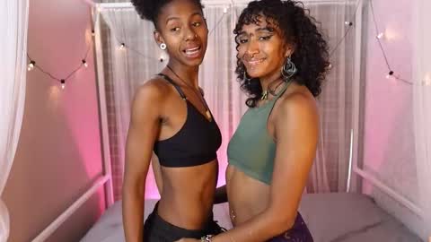 Lynx and Sun  online show from November 2025 08:20:01 PM