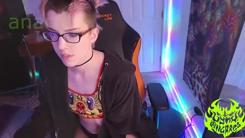 Snapshot of lynxanarres chatting on September 2025 04:22:01 AM Lynx Anarres online show from September 2025 04:22:01 AM