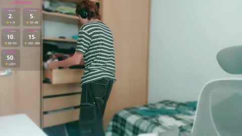 Lyodass online show from March 2025 07:37:02 PM