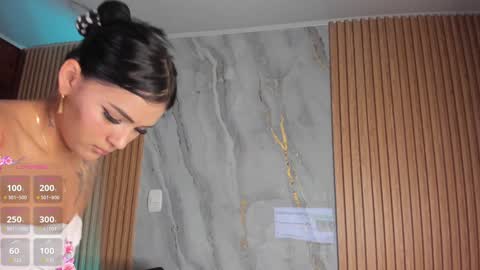 Snapshot of lys_with chatting on February 2025 07:41:01 AM VIVIANA online show from February 2025 07:41:01 AM
