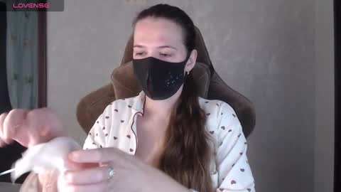 Snapshot of m00n8kiki chatting on October 2025 06:33:01 AM Ksu online show from October 2025 06:33:01 AM