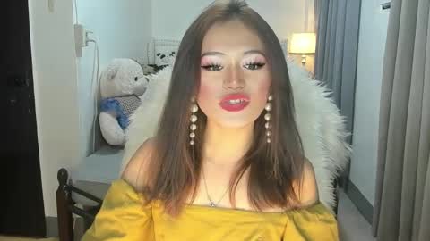 Snapshot of m1sspinay_yassie chatting on January 2025 04:44:01 PM Cutie Yassie online show from January 2025 04:44:01 PM