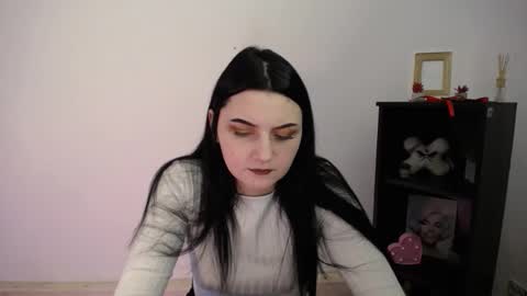 m_i_k_i_ online show from February 2026 12:52:02 PM