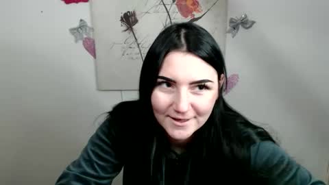 m_i_k_i_ online show from February 2026 10:14:02 AM