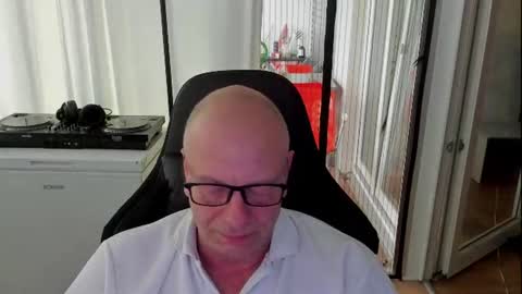 Snapshot of machinegun3dx chatting on July 2026 06:32:01 PM Andy online show from July 2026 06:32:01 PM