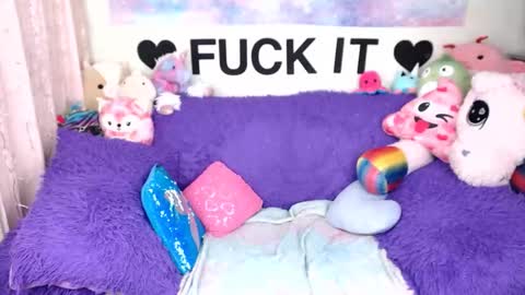 Mackenzie Wolfe online show from February 2026 03:32:01 AM