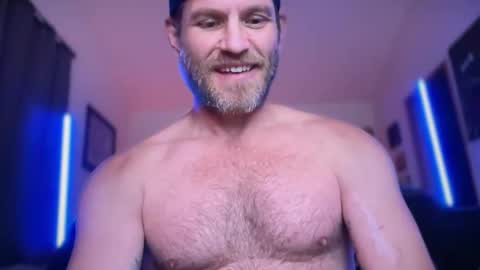 MackinCaliAllDay online show from October 2025 03:40:01 AM