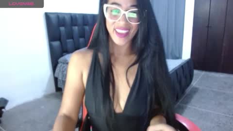 EMILY online show from October 2025 06:14:01 AM