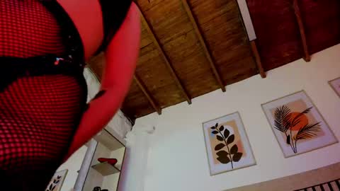 Snapshot of madame_ibby chatting on April 2026 01:24:02 PM madame ibby online show from April 2026 01:24:02 PM