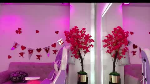 Snapshot of maddie_t18 chatting on February 2026 11:28:02 AM maddie_t18 online show from February 2026 11:28:02 AM