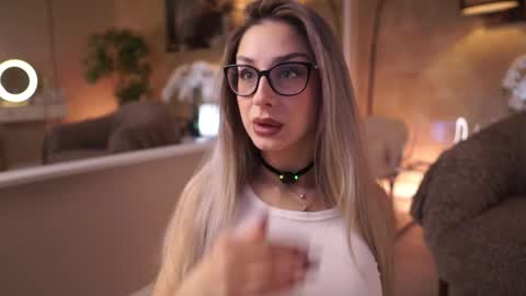 Snapshot of maddiebryggs chatting on March 2026 10:10:01 AM Maddie online show from March 2026 10:10:01 AM