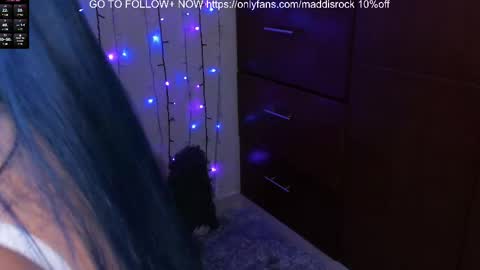 Snapshot of maddisrock chatting on February 2025 04:05:02 AM madis online show from February 2025 04:05:02 AM