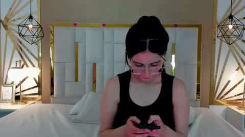 Snapshot of maddy_jacksonw chatting on October 2025 11:49:01 PM Maddy online show from October 2025 11:49:01 PM