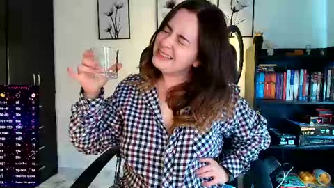 madelamee online show from June 2026 09:08:02 PM