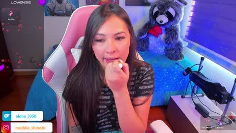 Snapshot of madeleine_shinobi chatting on January 2025 08:34:02 PM Emily Only Fans online show from January 2025 08:34:02 PM