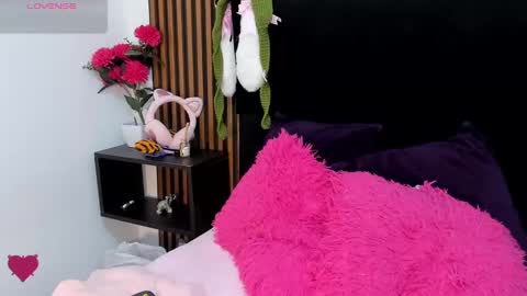 Snapshot of madelin_clerk chatting on December 2024 08:00:02 PM Madelin Clerk online show from December 2024 08:00:02 PM