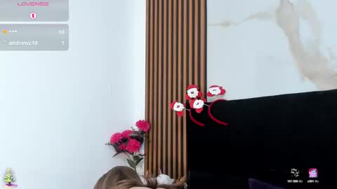 Snapshot of madelin_clerk chatting on December 2024 09:30:01 PM Madelin Clerk online show from December 2024 09:30:01 PM